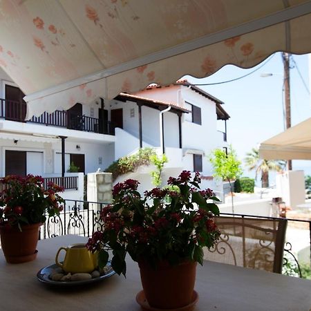 Beachfront deluxe apt. Pefkochori Extérieur photo
