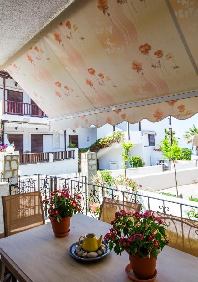 Beachfront deluxe apt. Pefkochori Extérieur photo